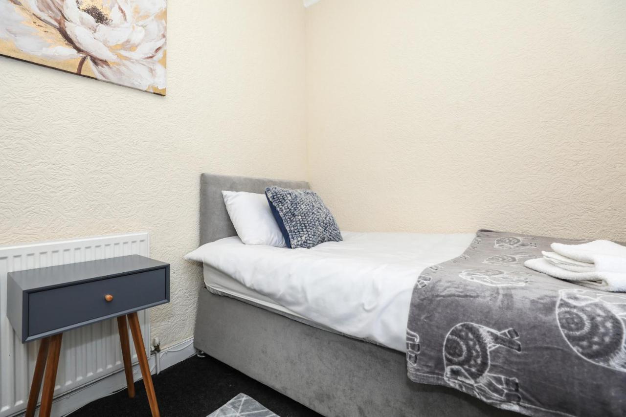 Modern Guest House - Central Inverness - Complimentary Snacks - Free Parking Exteriér fotografie