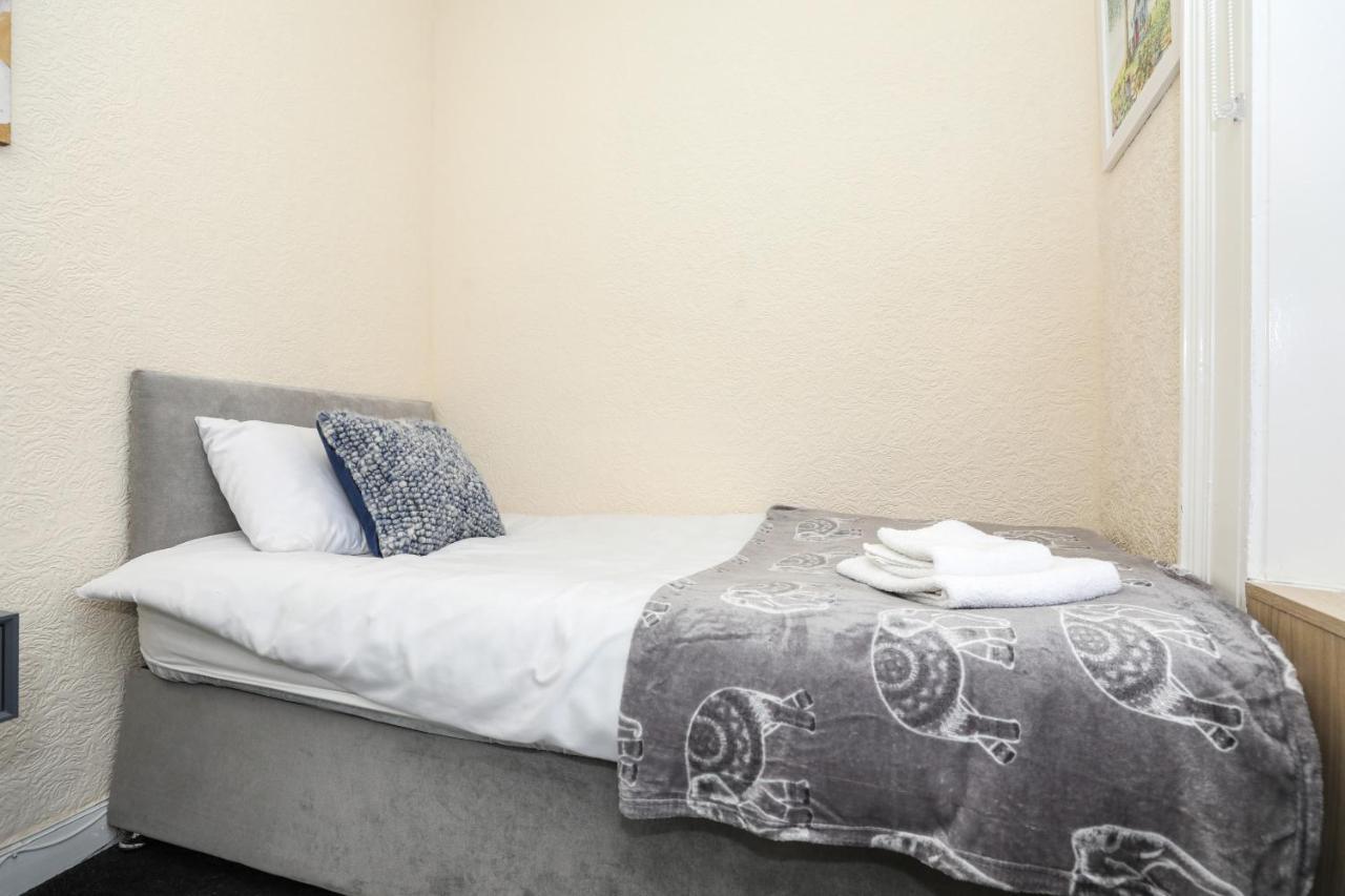 Modern Guest House - Central Inverness - Complimentary Snacks - Free Parking Exteriér fotografie